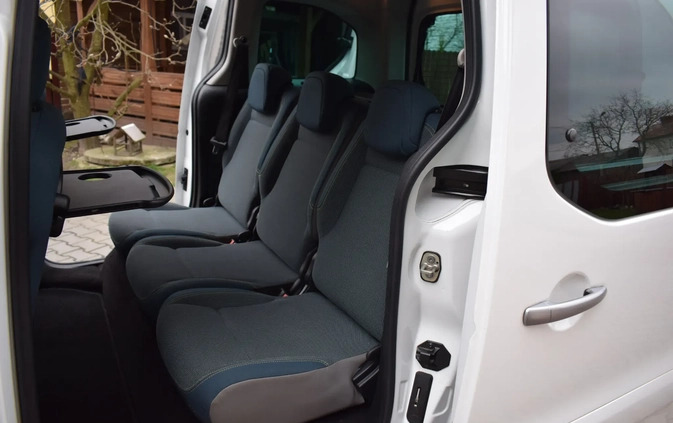 Citroen Berlingo cena 42500 przebieg: 165000, rok produkcji 2017 z Bełżyce małe 497